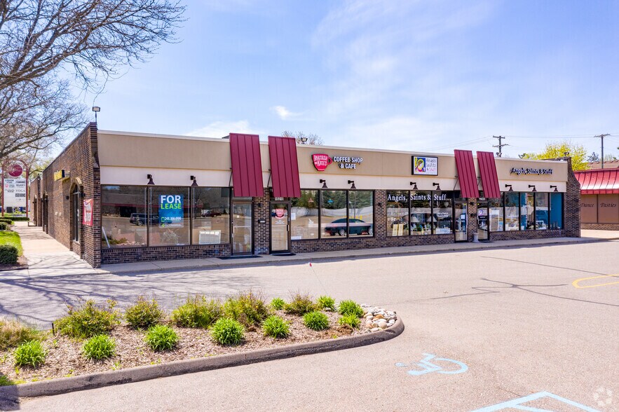 Primary Photo Of 19171-19191 Merriman Rd, Livonia Unknown For Lease