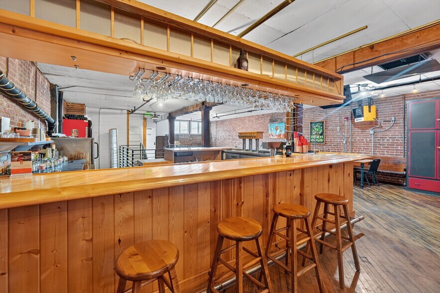 More Photos Of 615 S 1st Ave, Pocatello Restaurant For Sale