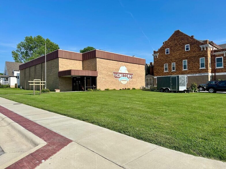 More Photos Of 201 E Church St, Ozark Religious Facility For Sale