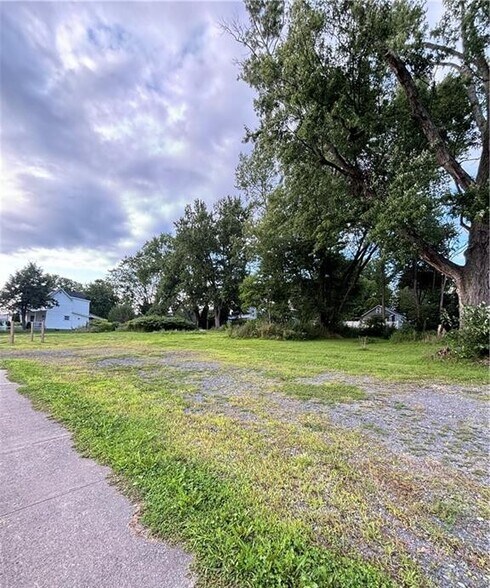 More Photos Of 210 S Doxtator St, Rome Industrial For Sale