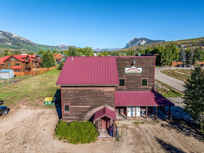 More Photos Of 81 Gillaspey Ave, Crested Butte General Retail For Sale