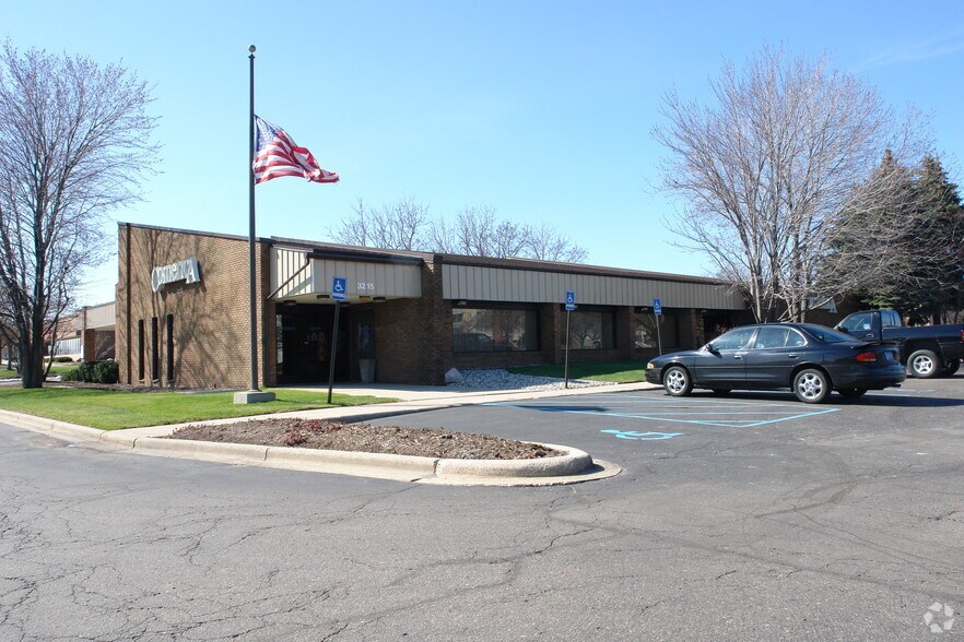 More Photos Of 3215 28th St SE, Grand Rapids Bank For Sale