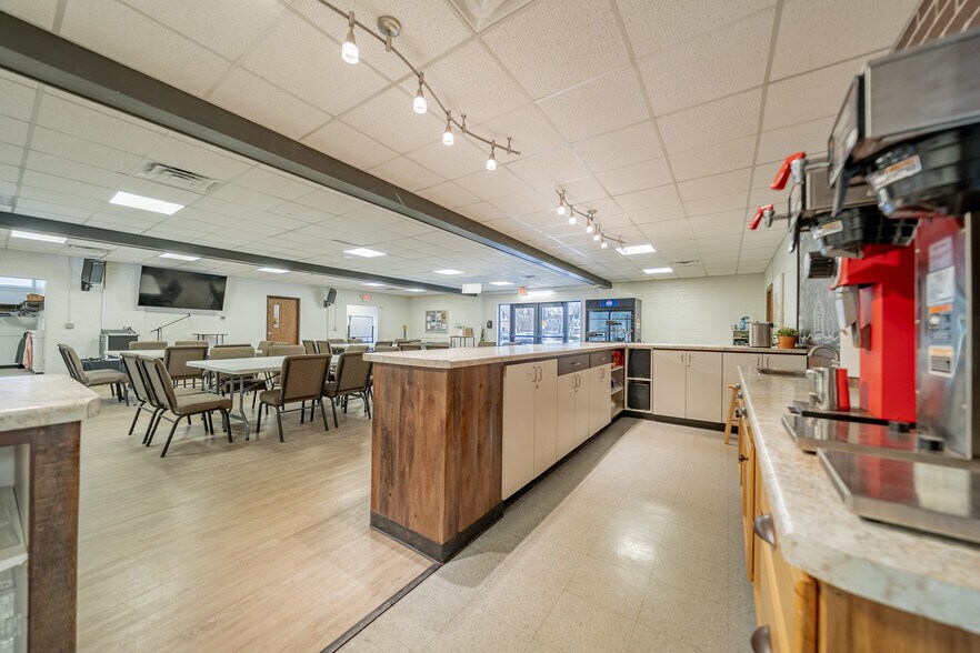 More Photos Of 1331 High Ave, Oshkosh Religious Facility For Sale