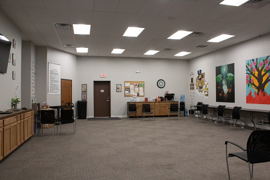 More Photos Of 1500 N Ruddell St, Denton Office Residential For Sale