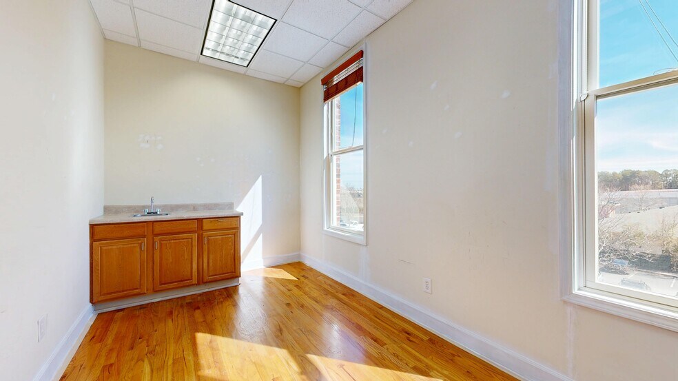 More Photos Of 975 Market St, Fort Mill Office Residential For Lease