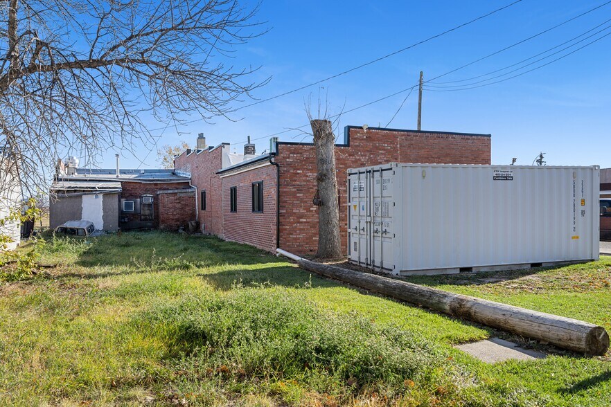 More Photos Of 320 Railway Ave, Granum Restaurant For Lease