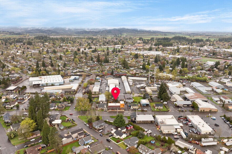 More Photos Of 1031 NE Lafayette Ave, Mcminnville Restaurant For Sale