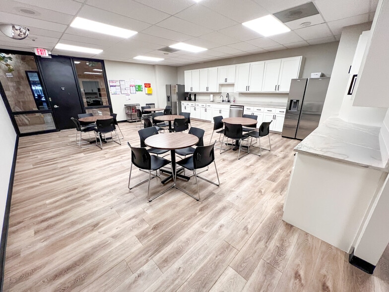 More Photos Of 3300 N A St, Midland Office For Lease