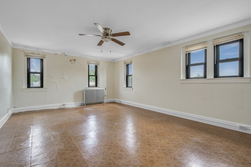 More Photos Of 330 Main St, Manchester Loft Creative Space For Sale