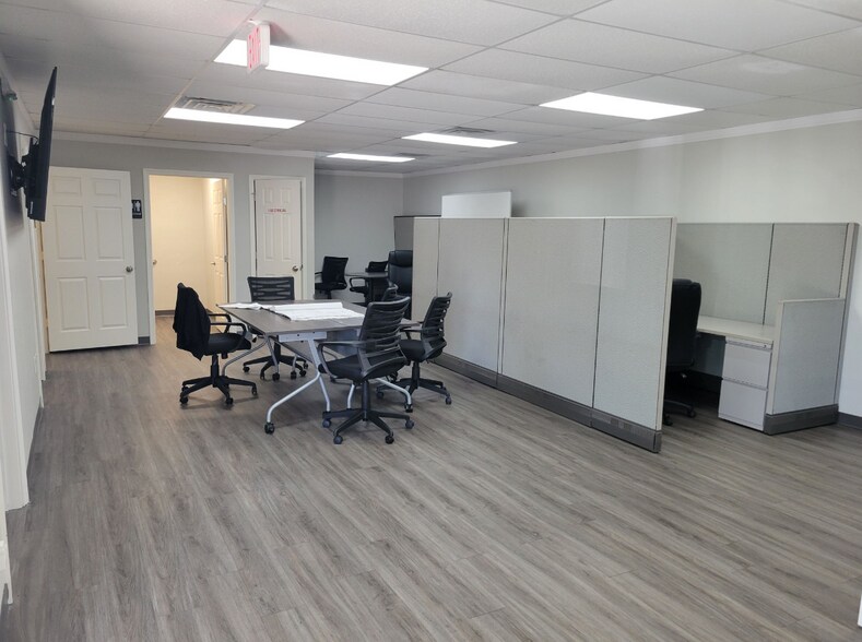 More Photos Of 1557 E Broad St, Mansfield Loft Creative Space For Lease