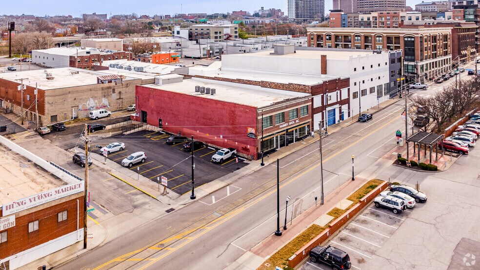 More Photos Of 407 Grand Blvd, Kansas City Office For Lease