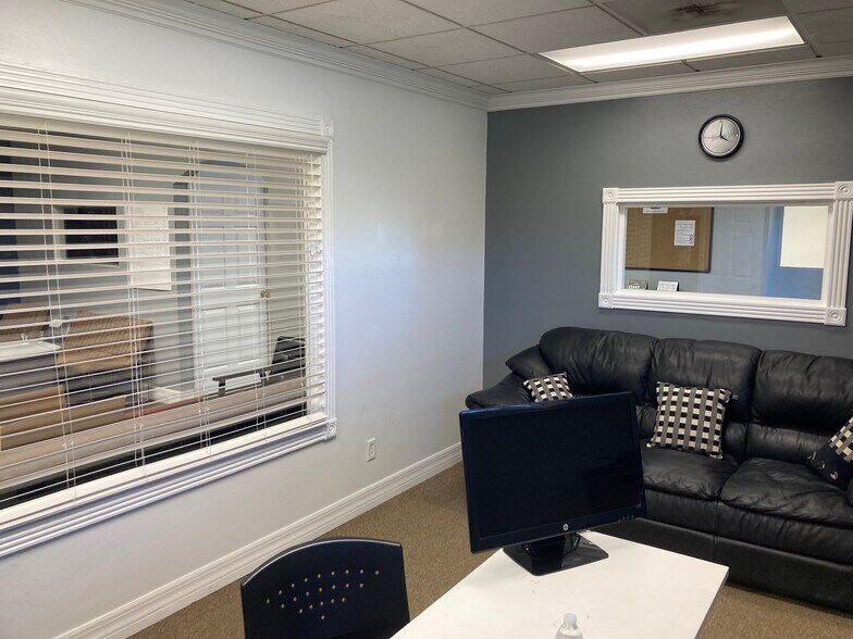 More Photos Of 21422 Carson Dr, Land O' Lakes Warehouse For Sale