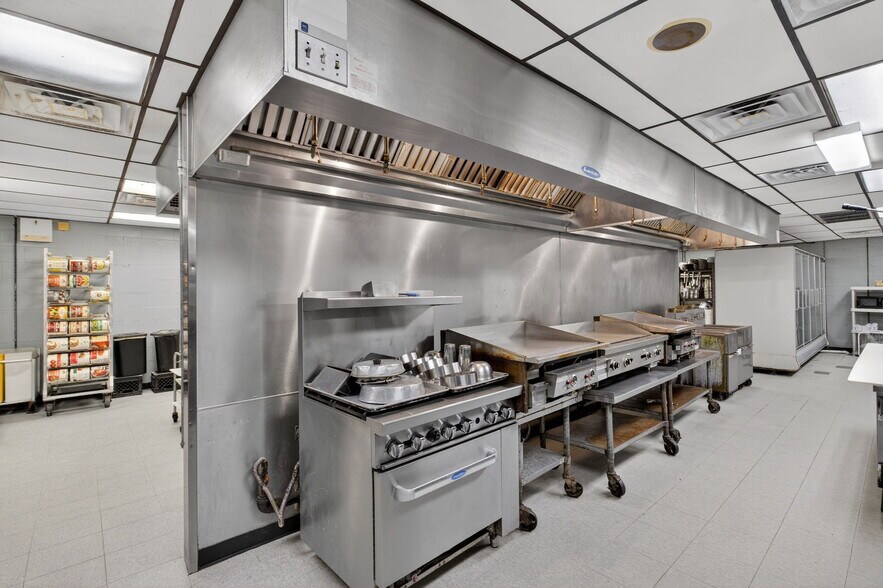 More Photos Of 4040 US Highway 27 S, Sebring Restaurant For Sale