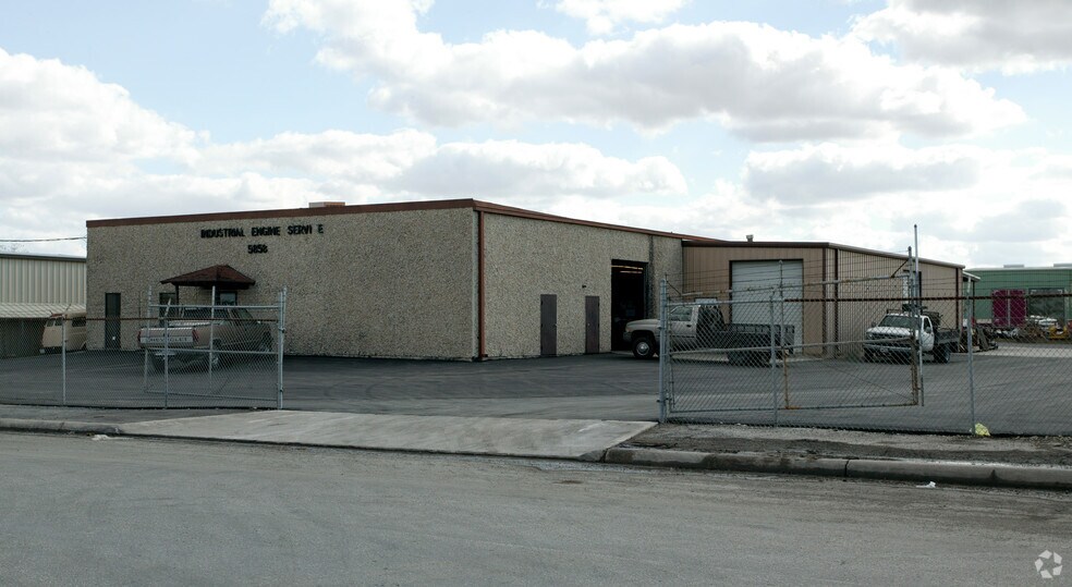 More Photos Of 5858 Bicentennial St, San Antonio Service For Lease