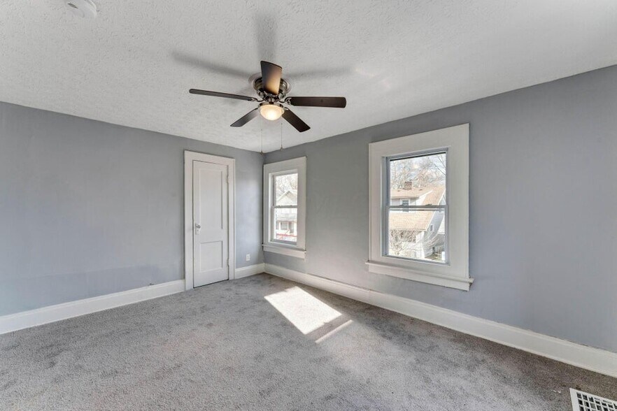 More Photos Of 361 1/2 S Harris Ave, Columbus Apartments For Sale