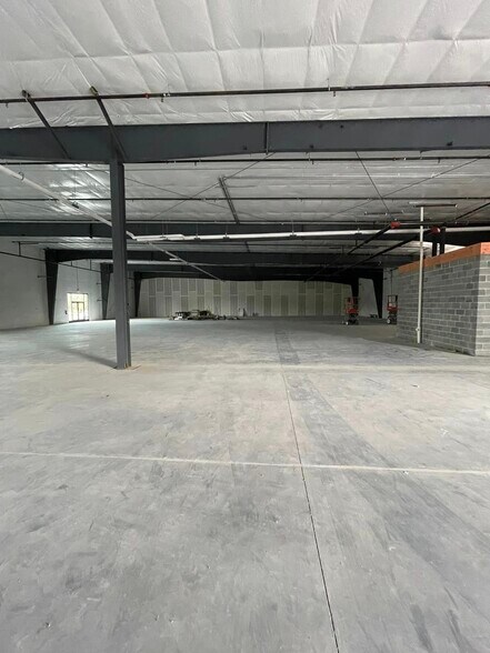 More Photos Of 331 Aviation Way, Frederick Light Manufacturing For Lease