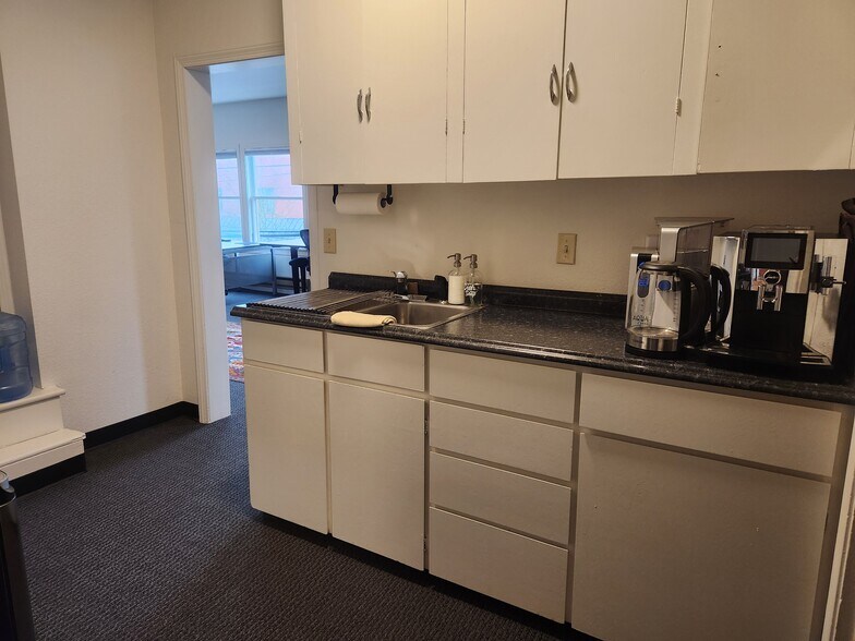 More Photos Of 116-128 Main St, Carlton Storefront Retail Office For Lease