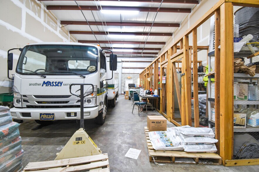 More Photos Of 1761 Dobbs Rd, Saint Augustine Warehouse For Lease