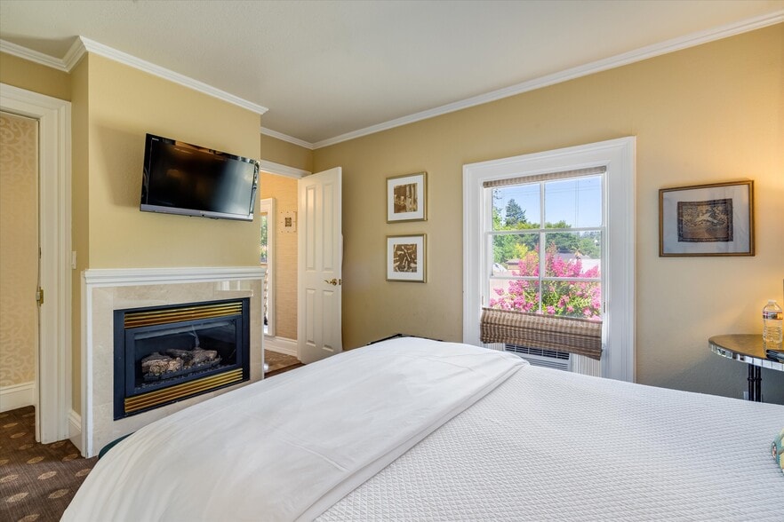 More Photos Of 1139 Lincoln Ave, Calistoga Hospitality For Sale