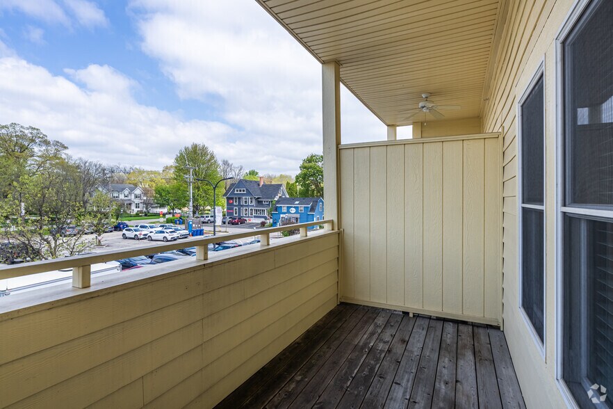More Photos Of 500 S Third St, Geneva Apartments For Lease