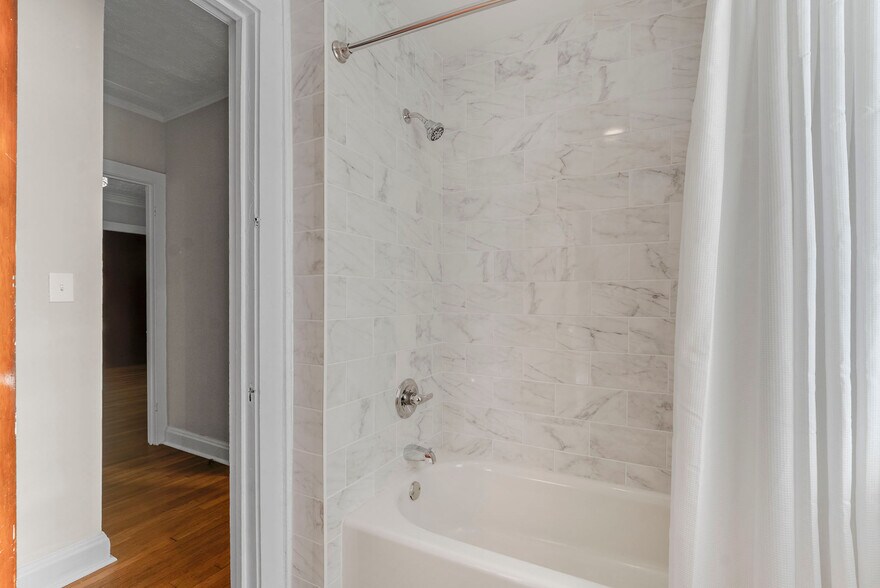 More Photos Of 2617 Euclid Heights Blvd, Cleveland Heights Apartments For Sale