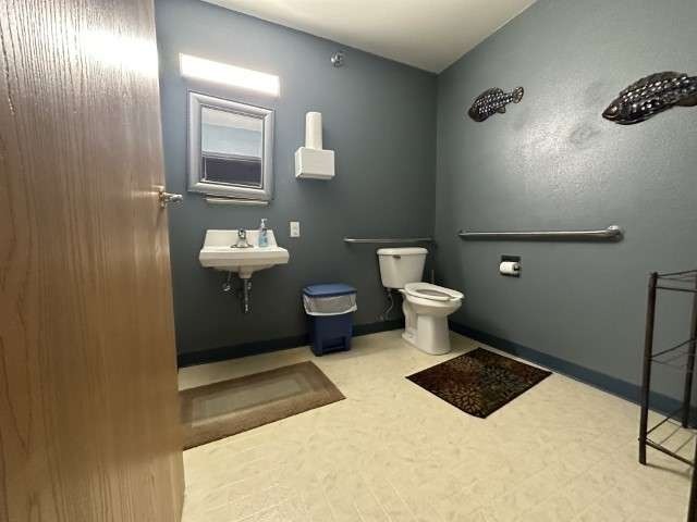 More Photos Of 406 W Vinton St, Spencer Hotel For Sale