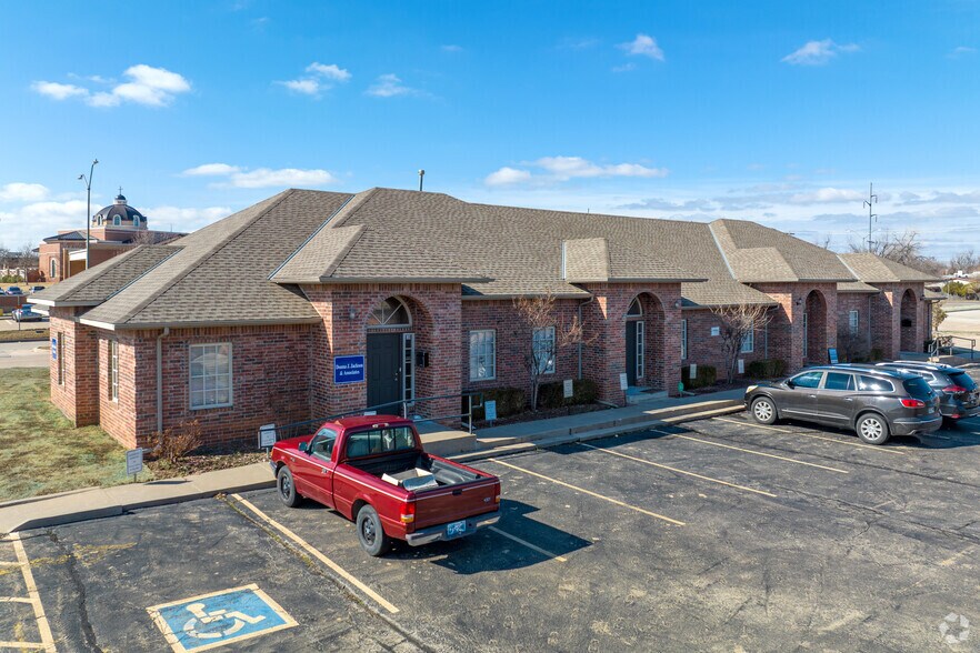 Primary Photo Of 10404 Vineyard Blvd, Oklahoma City Unknown For Lease