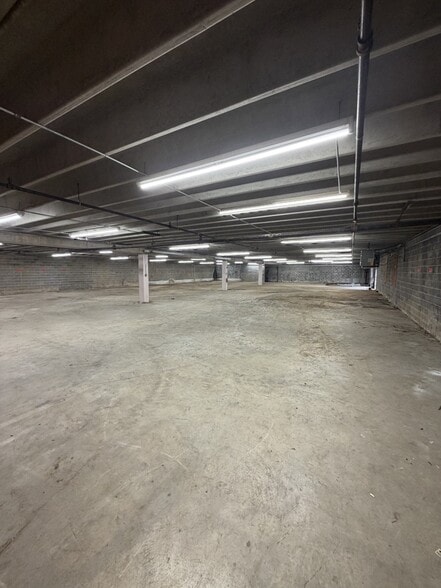More Photos Of 318 Gidney St, Shelby Warehouse For Lease