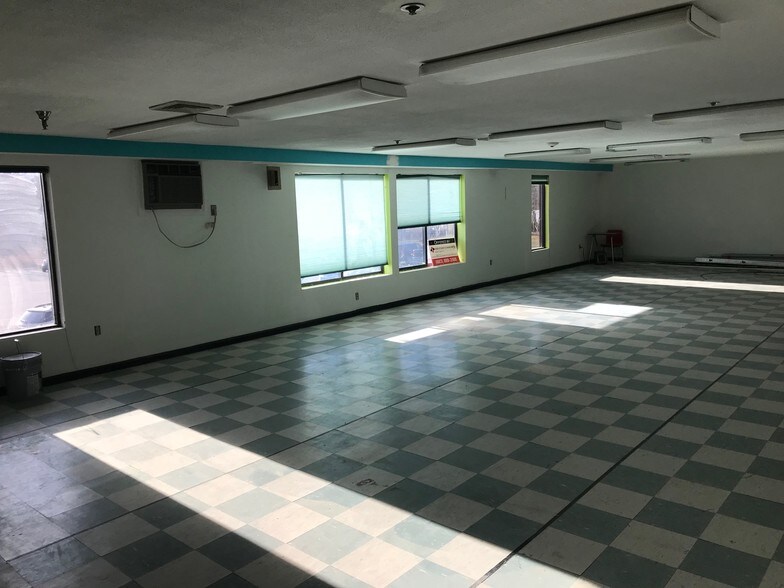 More Photos Of 222 Central St, Hudson Freestanding For Lease