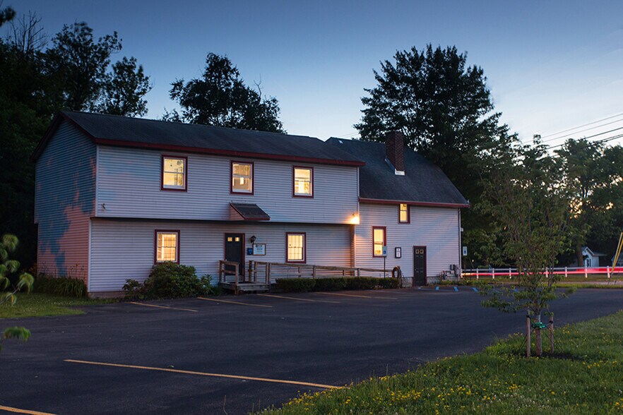 More Photos Of 322 Ballston Ave, Schenectady Office For Sale