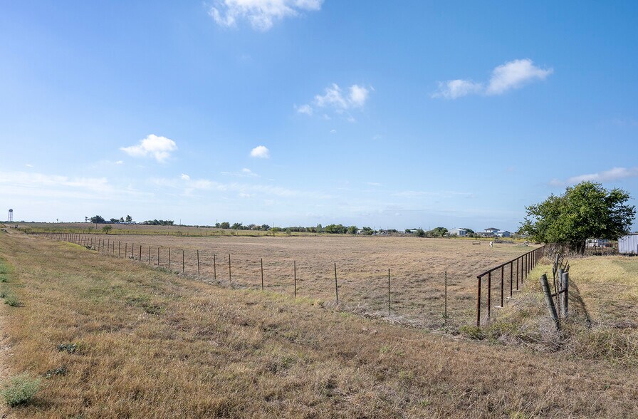 More Photos Of 1833 County Road 305, Jarrell Land For Sale