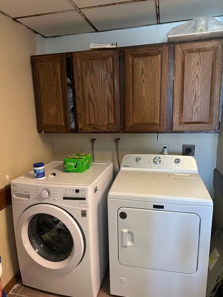 More Photos Of 40 S River Rd, Bedford Medical For Sale