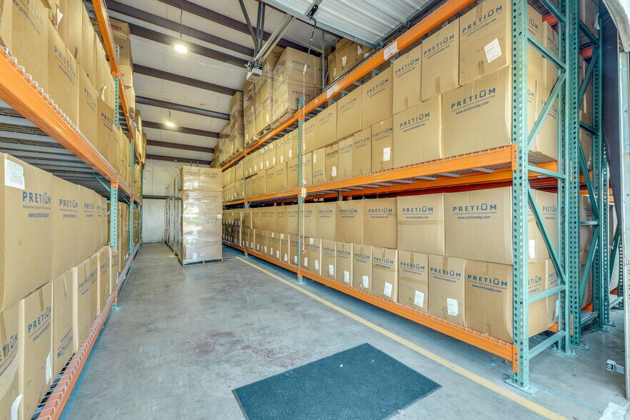 More Photos Of 14121 W US 290 Hwy, Austin Warehouse For Lease