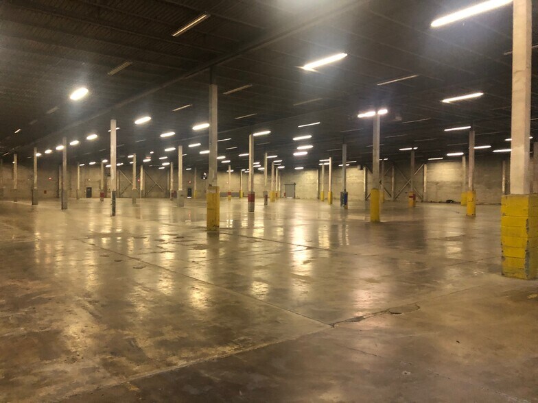 More Photos Of 2901 Bells Rd, Richmond Distribution For Lease