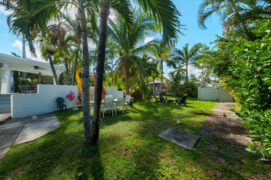 More Photos Of 701 Hollywood Blvd, Hollywood Apartments For Sale