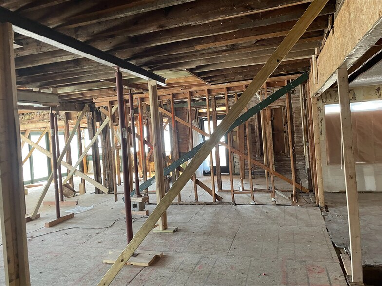 More Photos Of 3631 NW Bridge St, Saint Francis Restaurant For Sale