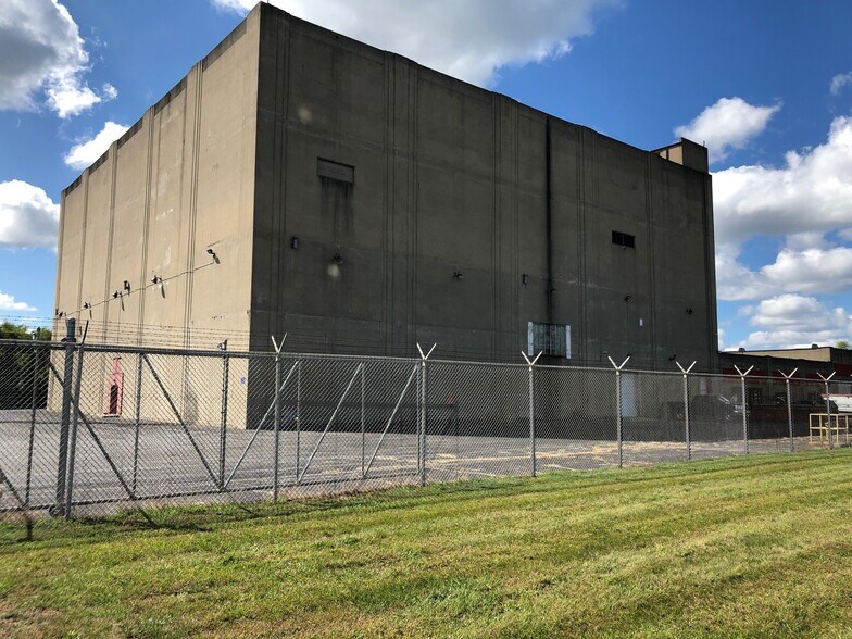 More Photos Of 1961 Base Ave, Springfield Industrial For Sale