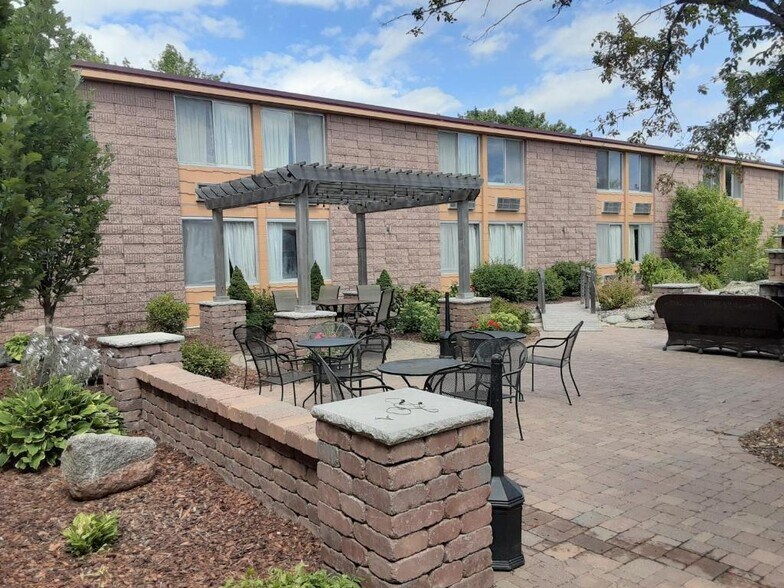 More Photos Of 3200 W Russell St, Sioux Falls Hotel For Sale