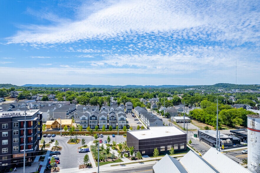 More Photos Of 4801 Centennial Blvd, Nashville General Retail For Lease