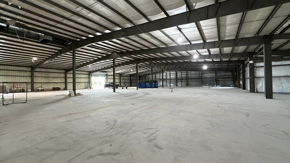 More Photos Of 174 Holly Road, Gilbertsville Warehouse For Lease