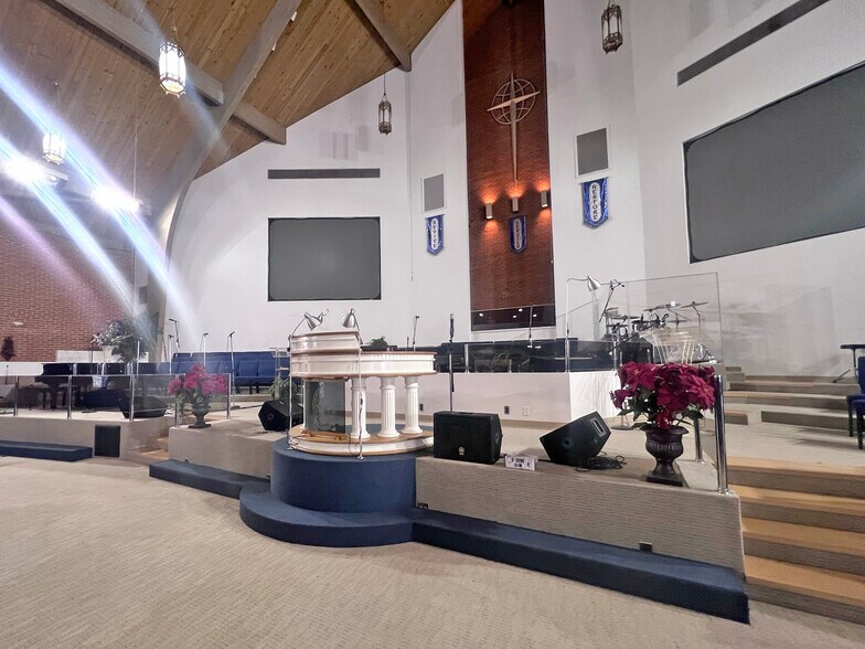 More Photos Of 4417 Douglas St NE, Washington Religious Facility For Sale