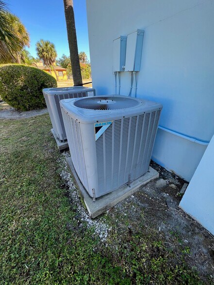 More Photos Of 911 Sunrise Blvd, Fort Pierce Religious Facility For Sale