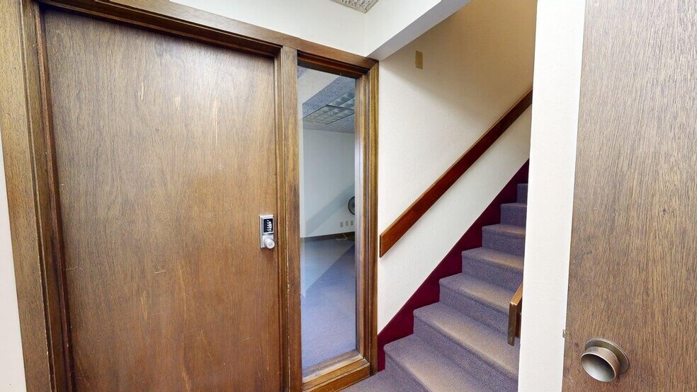 More Photos Of 11 E Airport Rd, Billings Office For Sale