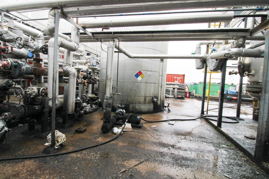 More Photos Of 5640 44th Ave S, Clinton Office For Sale