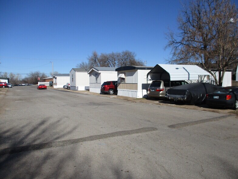 More Photos Of 56 Eastbrook Ter, Del City Manufactured Housing Mobile Home Park For Sale
