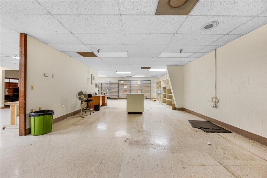 More Photos Of 1257 G St, Fresno Light Distribution For Sale