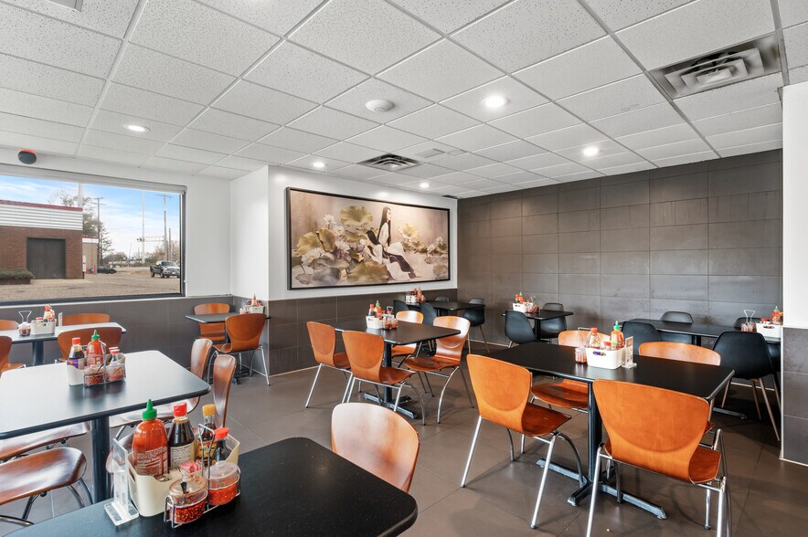 More Photos Of 7429 E River Rd, Fridley Restaurant For Sale