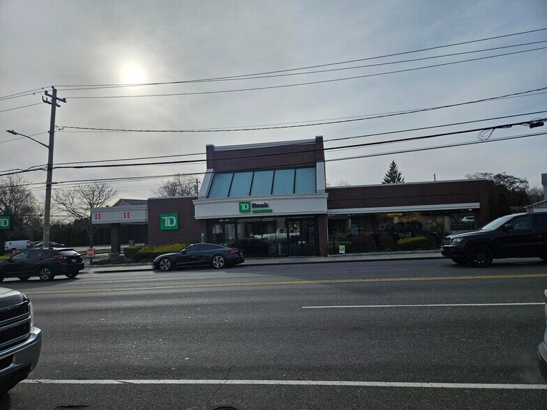 More Photos Of 102 Mineola Ave, Roslyn Heights Storefront Retail Office For Lease