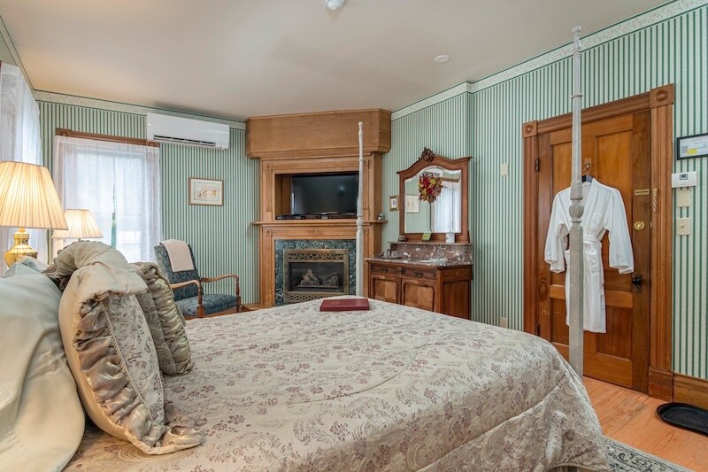 More Photos Of 86 Main St, Ludlow Hospitality For Sale