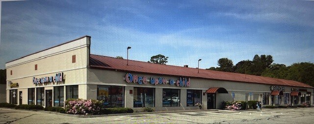 More Photos Of 1458 Riverdale St, West Springfield Unknown For Lease